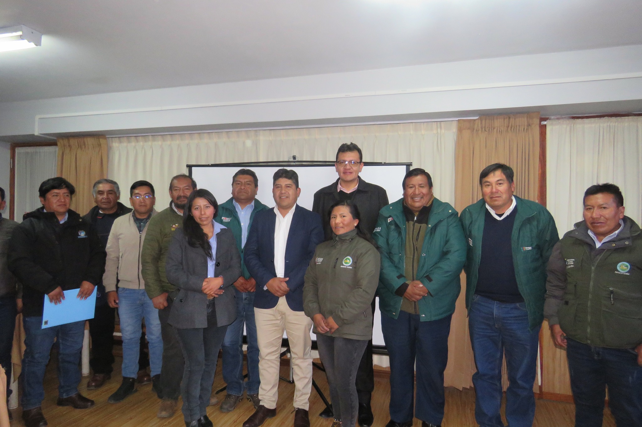 DESDE LA DIRECCION REGIONAL AGRARIA PUNO SE EMPRENDE LAS CAMPAÑAS DE SANIDAD PARA COMBATIR LA SARNA EN VICUÑAS