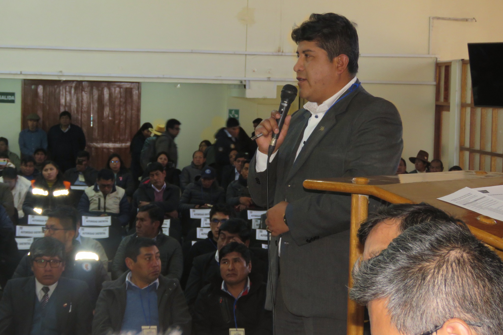 AUTORIDADES DEL GOBIERNO CENTRAL, REGIONAL, PROVINCIALES Y DISTRITAL SE REÚNEN ANTE PROBLEMÁTICA DEL DÉFICIT HÍDRICO