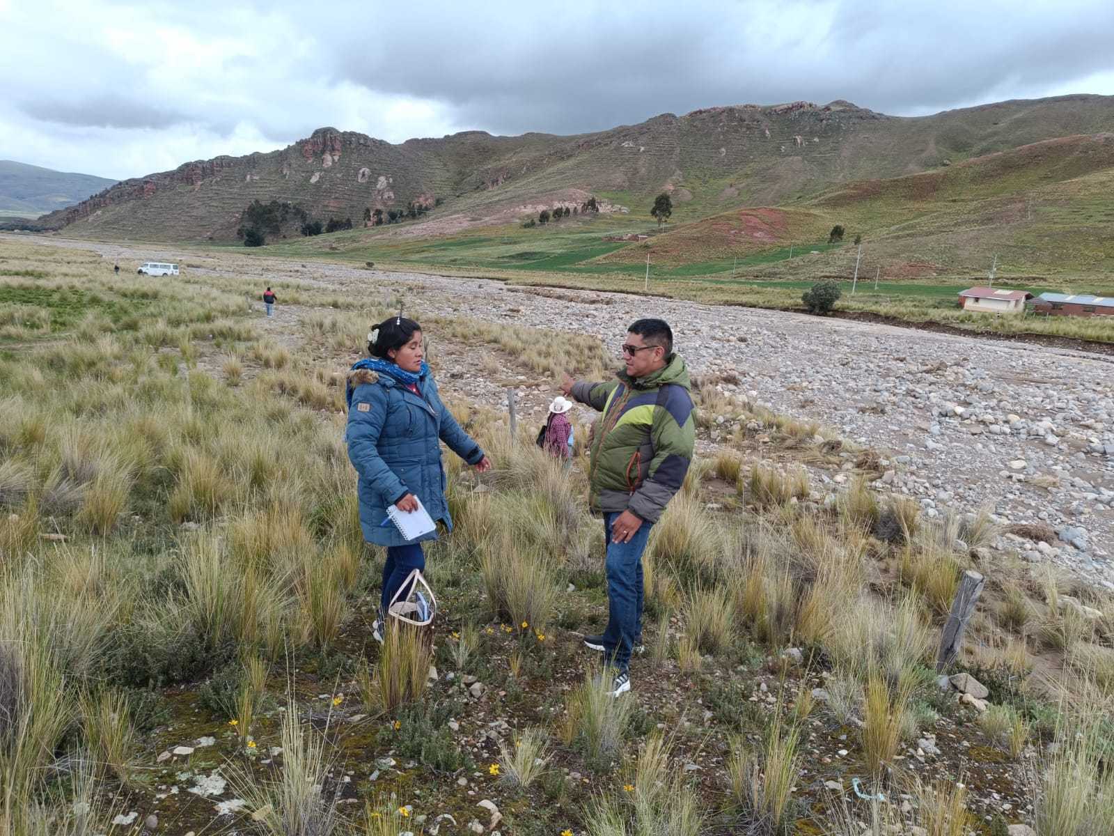 ANTE LA SOLICITUD DE LA AUTORIDAD DE MUÑANI EL PERSONAL DE LA AGENCIA AGRARIA PUTINA REALIZA ACCIONES DE PREVENCION ANTE LAS INCLEMENCIAS CLIMATOLOGICAS