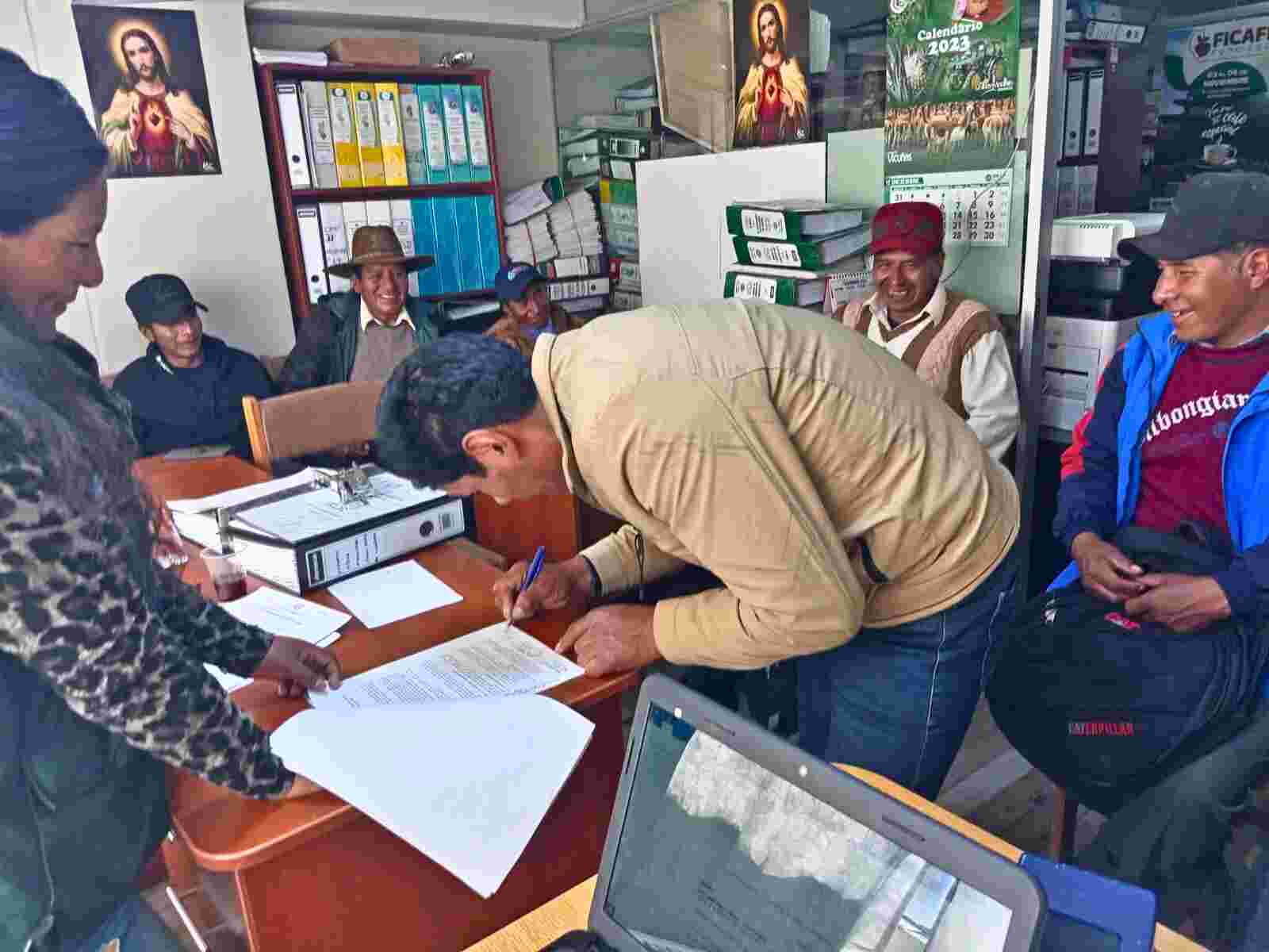 PROYECTO VICUÑAS FIRMO  CONVENIO PARA LA CONSERVACIÓN DE LA VICUÑA EN COMUNIDADES DE ORDUÑA Y SAN IGNACIO DE MAYAPUNCO