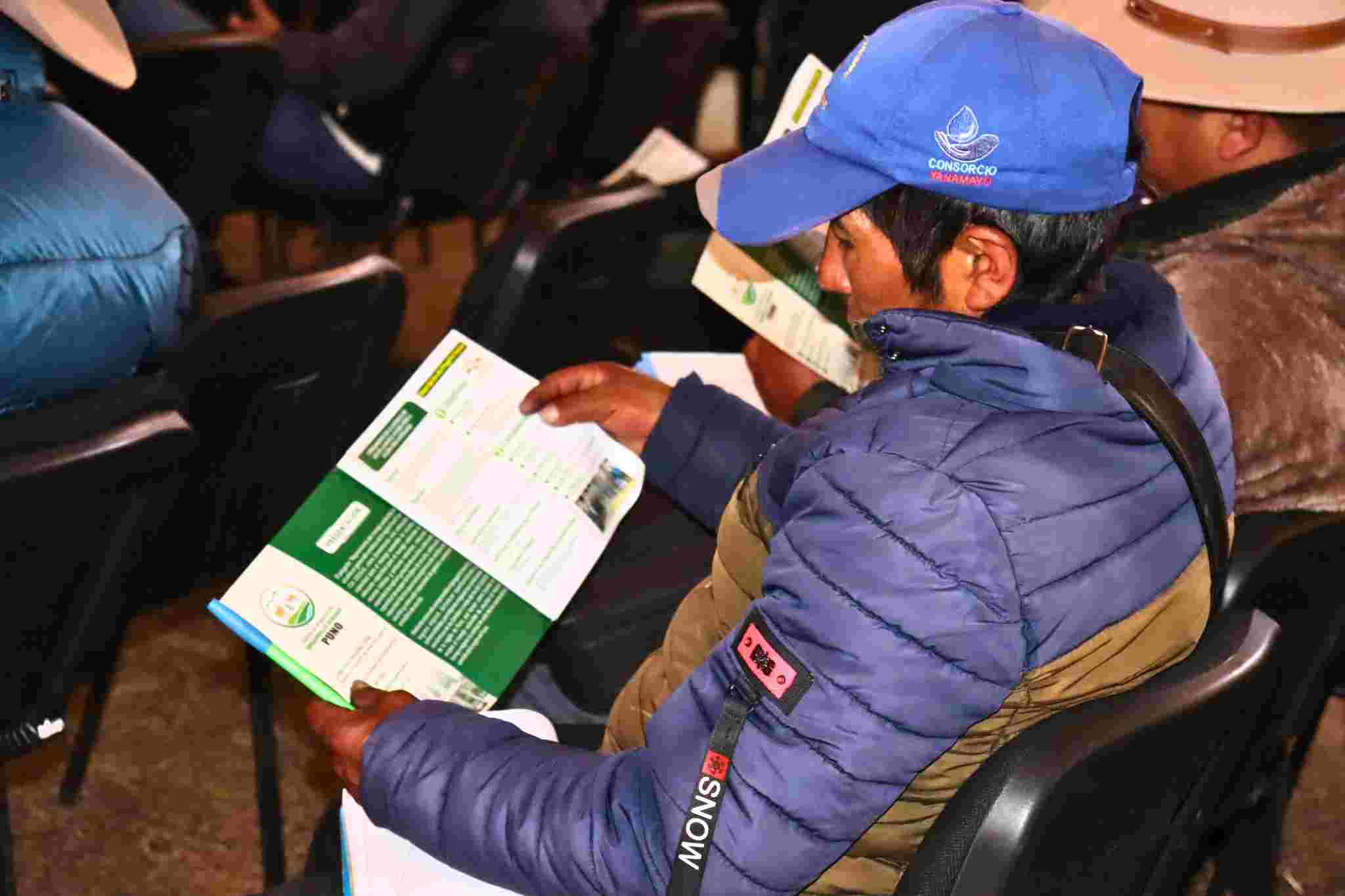 PROYECTO VICUÑAS CAPACITA A PEODUCTORES EN TECNICAS EFICIENTES DE ACOPIO DE FIBRA