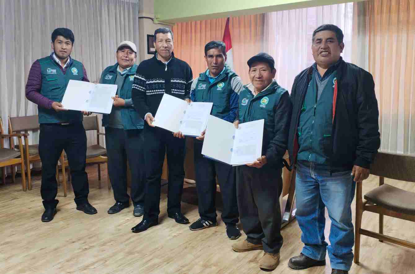 PROYECTO FRUTALES CONFORMA NUEVAS ASOCIACIONES DE PRODUCTORES
