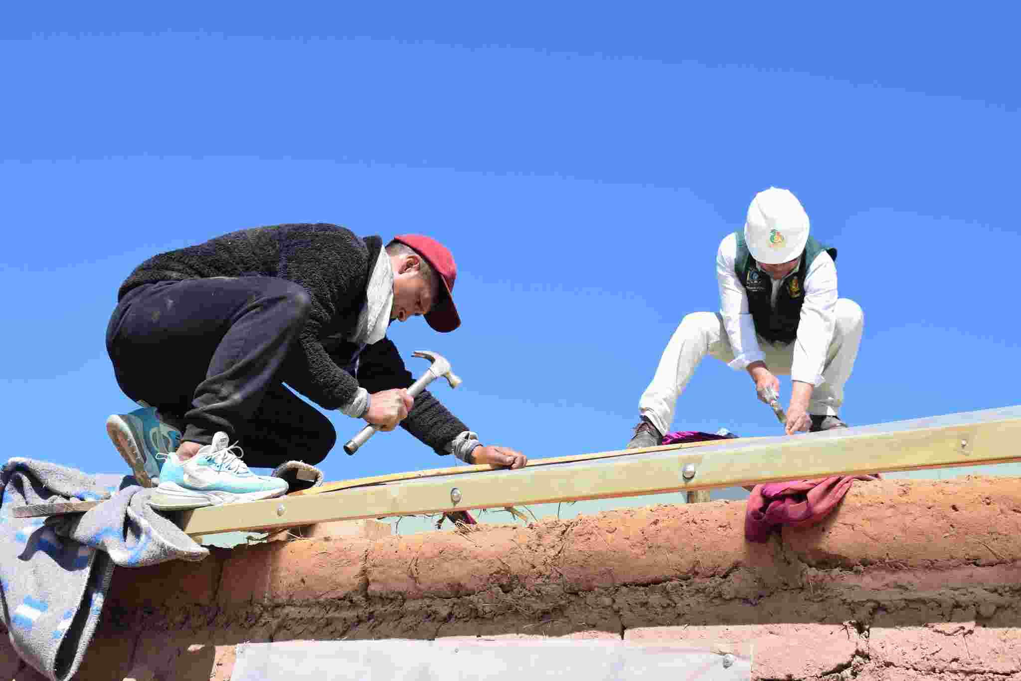 TALLER DEMOSTRATIVO DE TECHADO DEL PROYECTO SEGURIDAD ALIMENTARIA FUE DESARROLLADO EN CAPACHICA