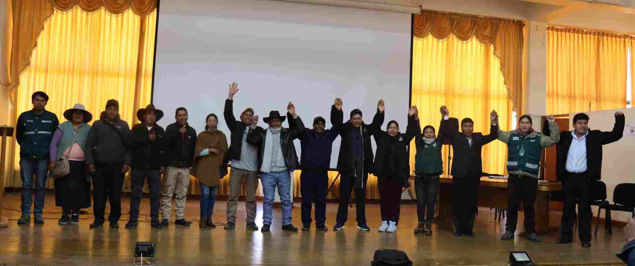 CONFORMACION Y JURAMENTACION DE LA JUNTA DIRECTIVA DE LA ASOCIACION REGIONAL DE CAMLIDOS SILVESTRES EN PUNO