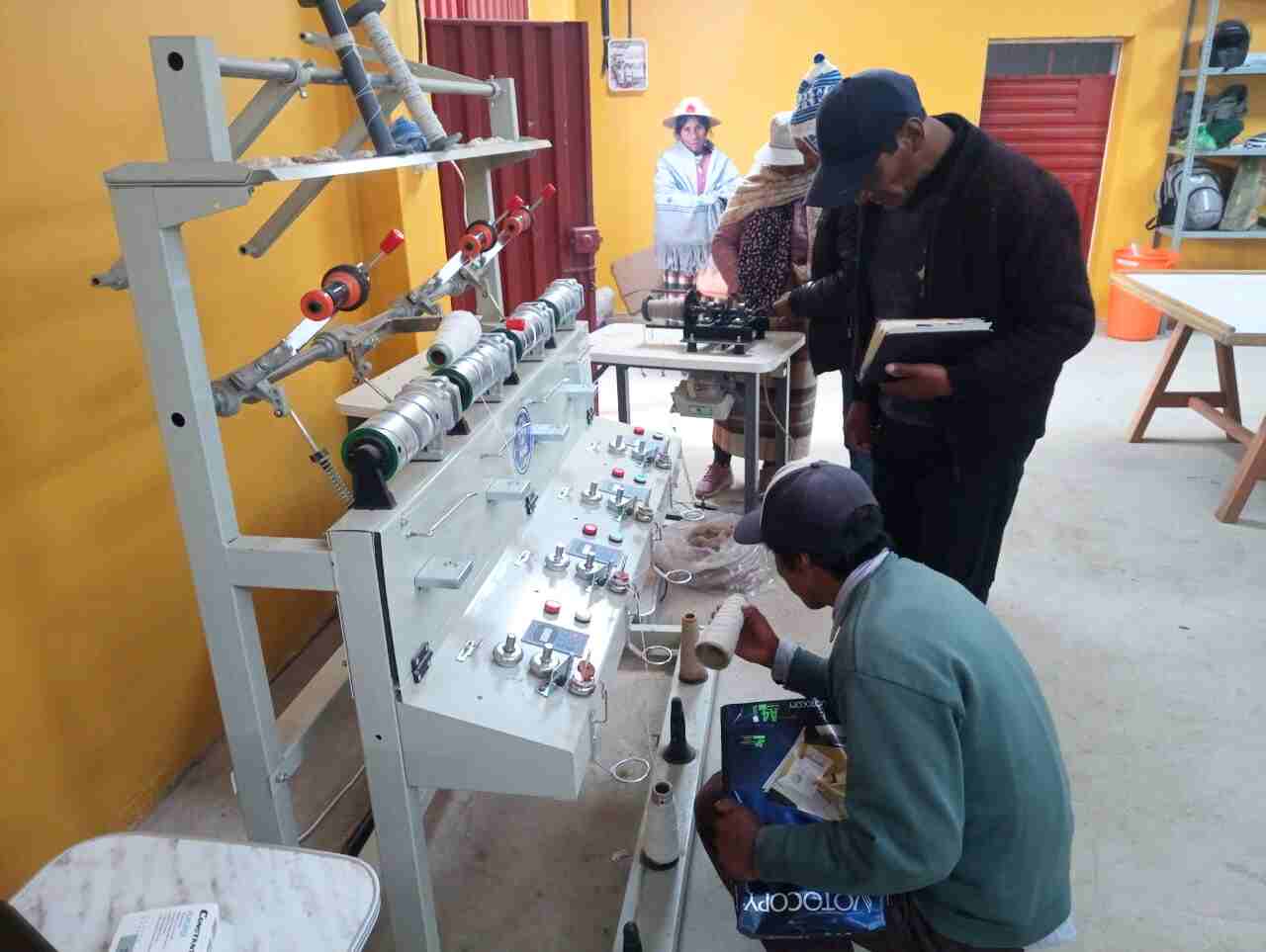 PROYECTO VICUÑAS INICIA ASISTENCIA TECNICA EN MANEJO DE EQUIPOS LAVADO E HILADO EN EL PROCESAMIENTO DE FIBRA DE VICUÑA EN LA PLANTA DE LA COMUNIDAD DE PICOTANI