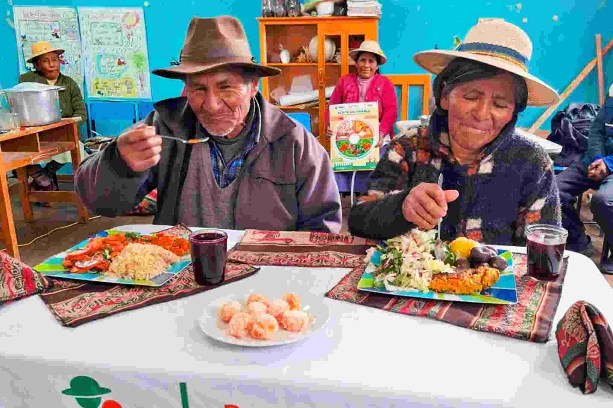 PROYECTO SEGURIDAD ALIMENTARIA REALIZO PREPARACION DE MENU SALUDABLE Y ENTREGA DE SEMILLAS DE HORTALIZAS EN ILAVE