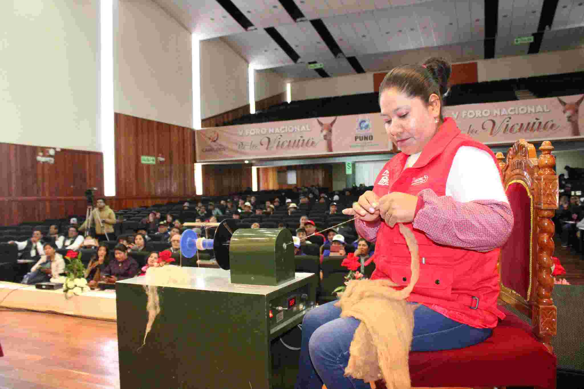 CLAUSURAN V FORO NACIONAL DE LA VICUÑA 2024