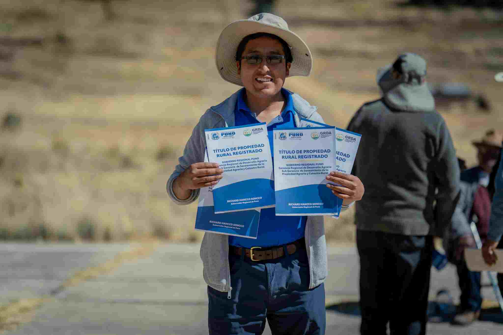 ENTREGAN 307 TÍTULOS DE PROPIEDAD RURAL EN LA PARCIALIDAD DE MILLOJACHI DE LA PROVINCIA DE PUNO.