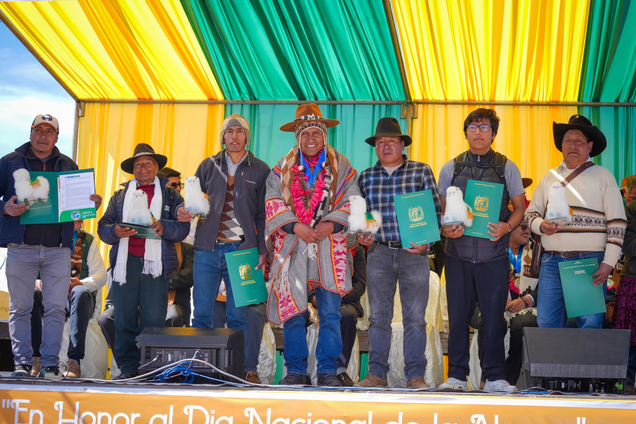 GOBIERNO REGIONAL DE PUNO RECONOCE A LOS «HEROES DE ALTURA» EN EL DIA NACIONAL DE LA ALPACA