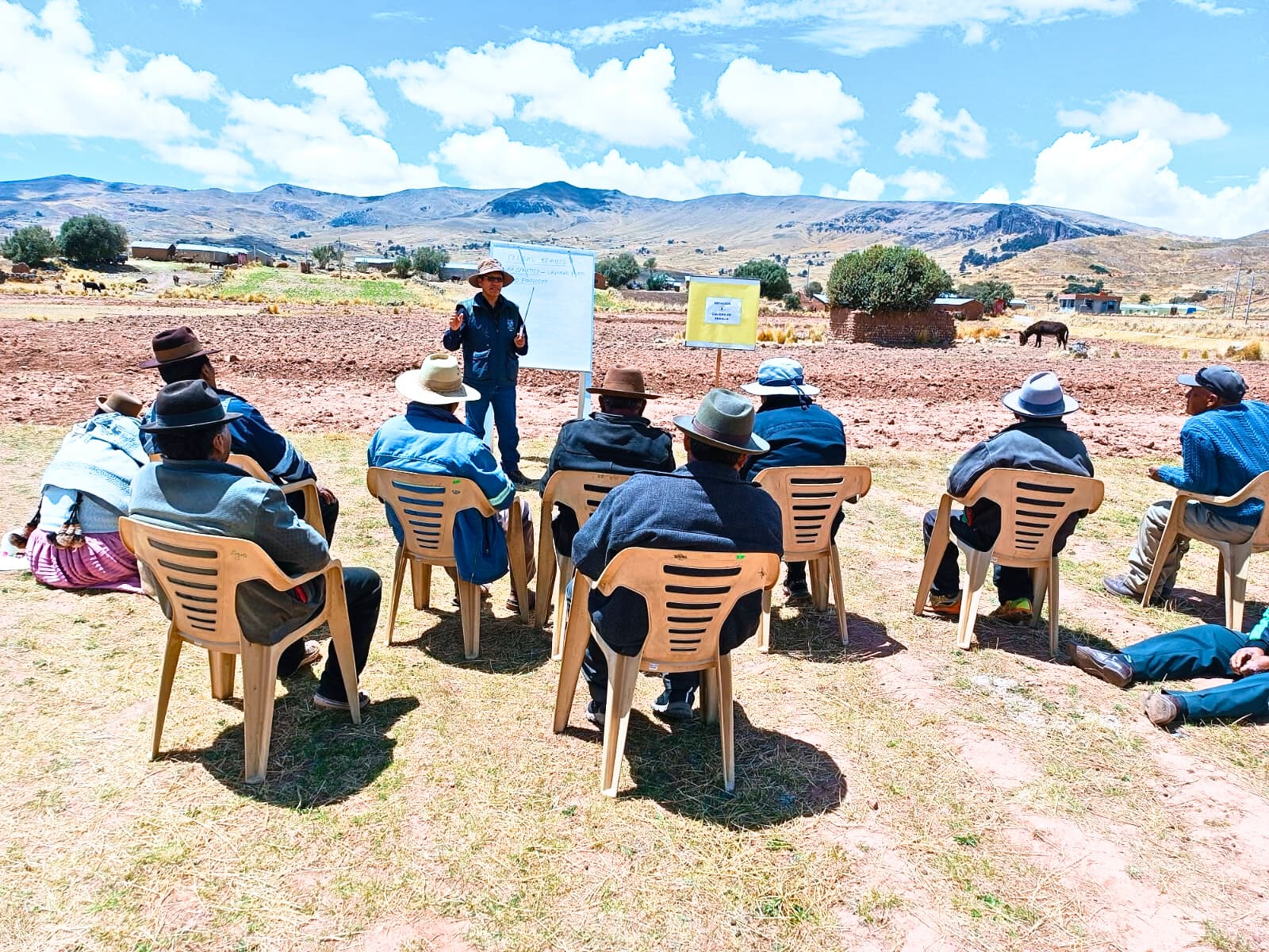 DÍA DE CAMPO PARA EL FORTALECIMIENTO DEL CULTIVO DE QUINUA.