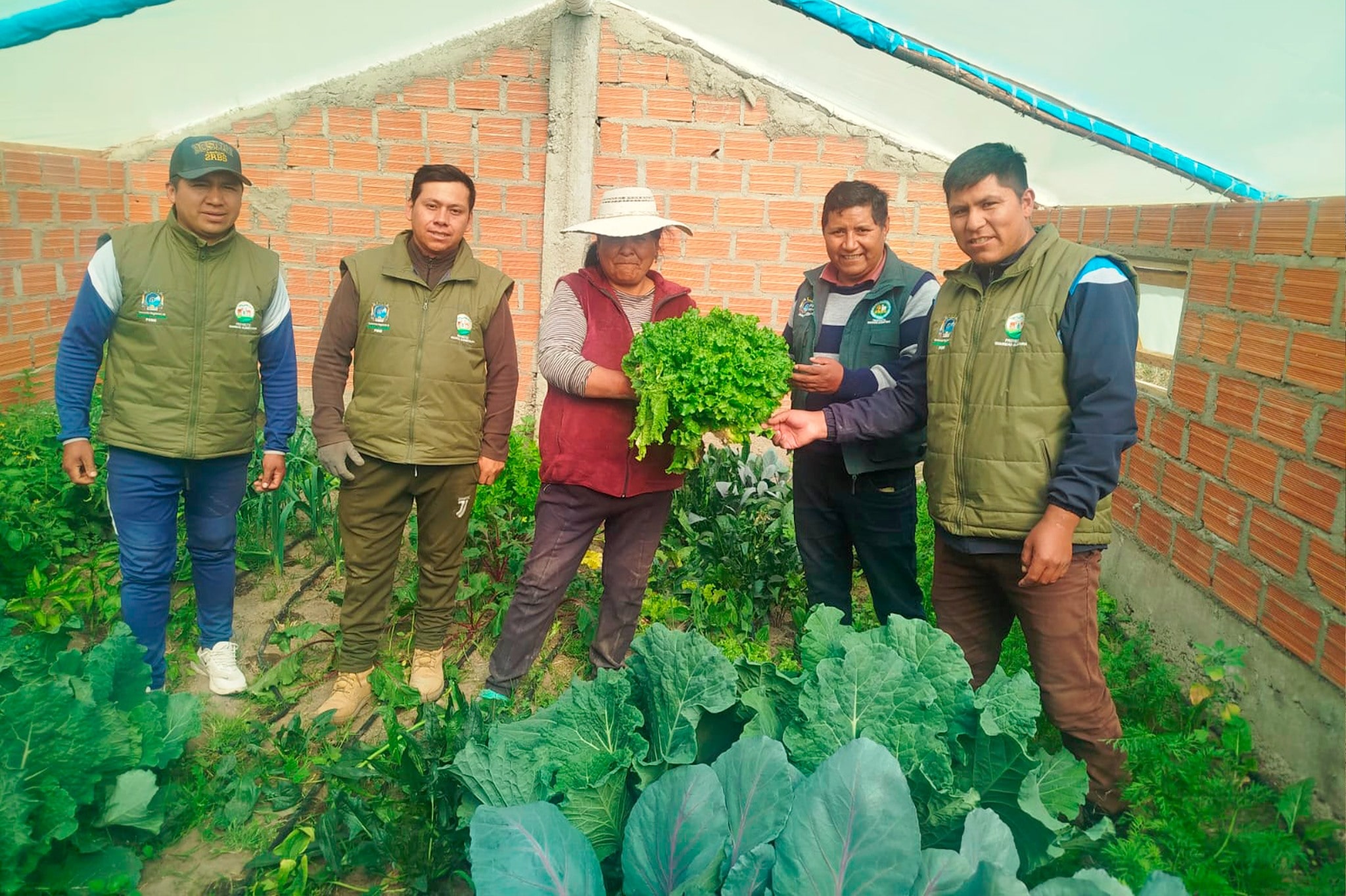 RESIDENTE DEL PROYECTO SEGURIDAD ALIMENTARIA MONITOREA MÓDULOS PRODUCTIVOS IMPLEMENTADOS EN YUNGUYO